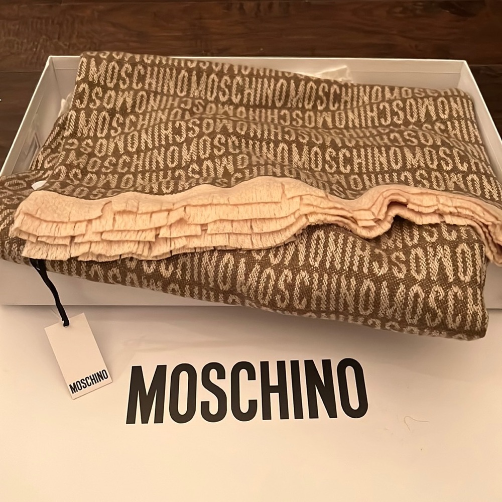 NEW NWT Moschino logo 100 Wool tan Blanket